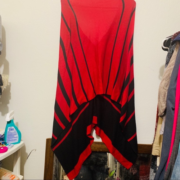 Chico’s Black & Red Tunic - Picture 2 of 3